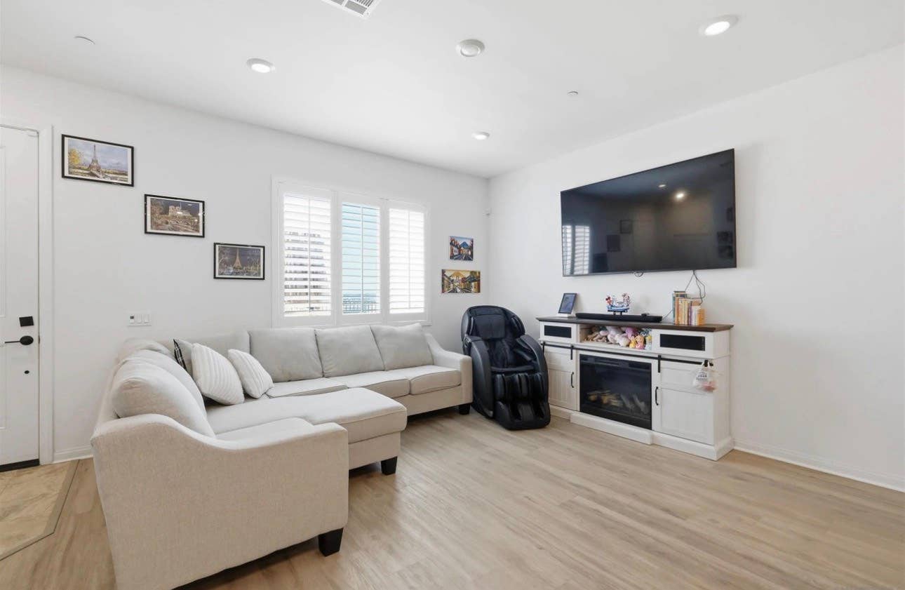 TOWNHOME FOR RENT - CHULA VISTA
