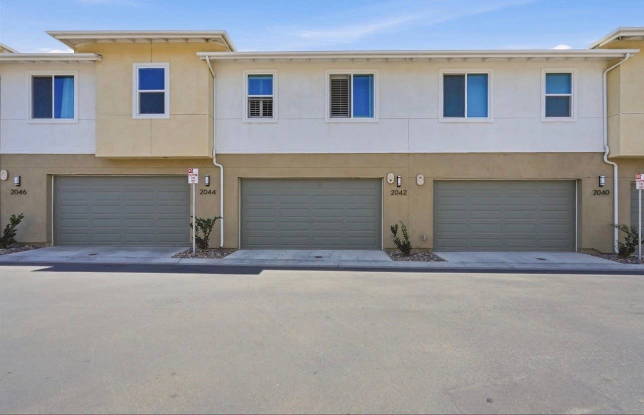 TOWNHOME FOR RENT - CHULA VISTA