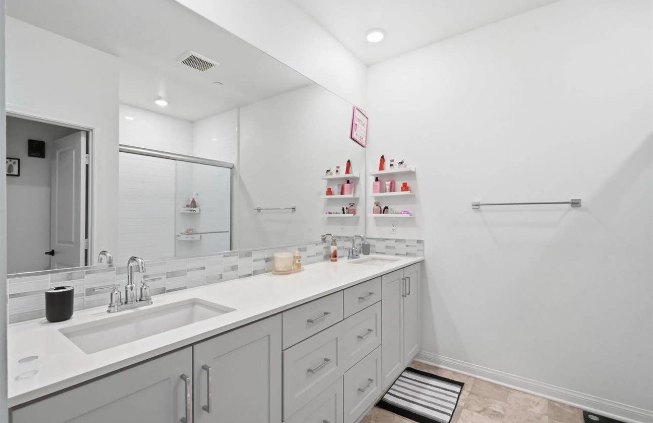 TOWNHOME FOR RENT - CHULA VISTA