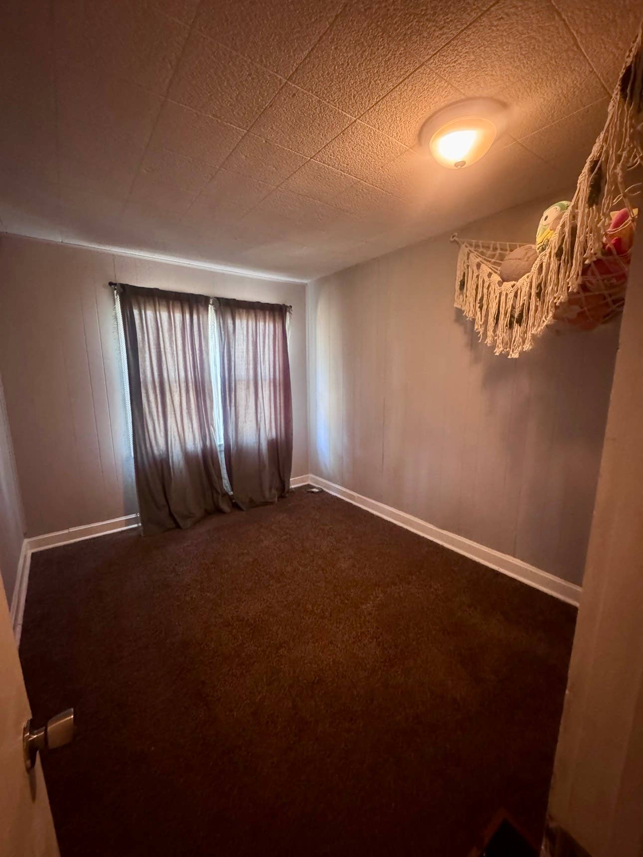 Room for rent - or basement