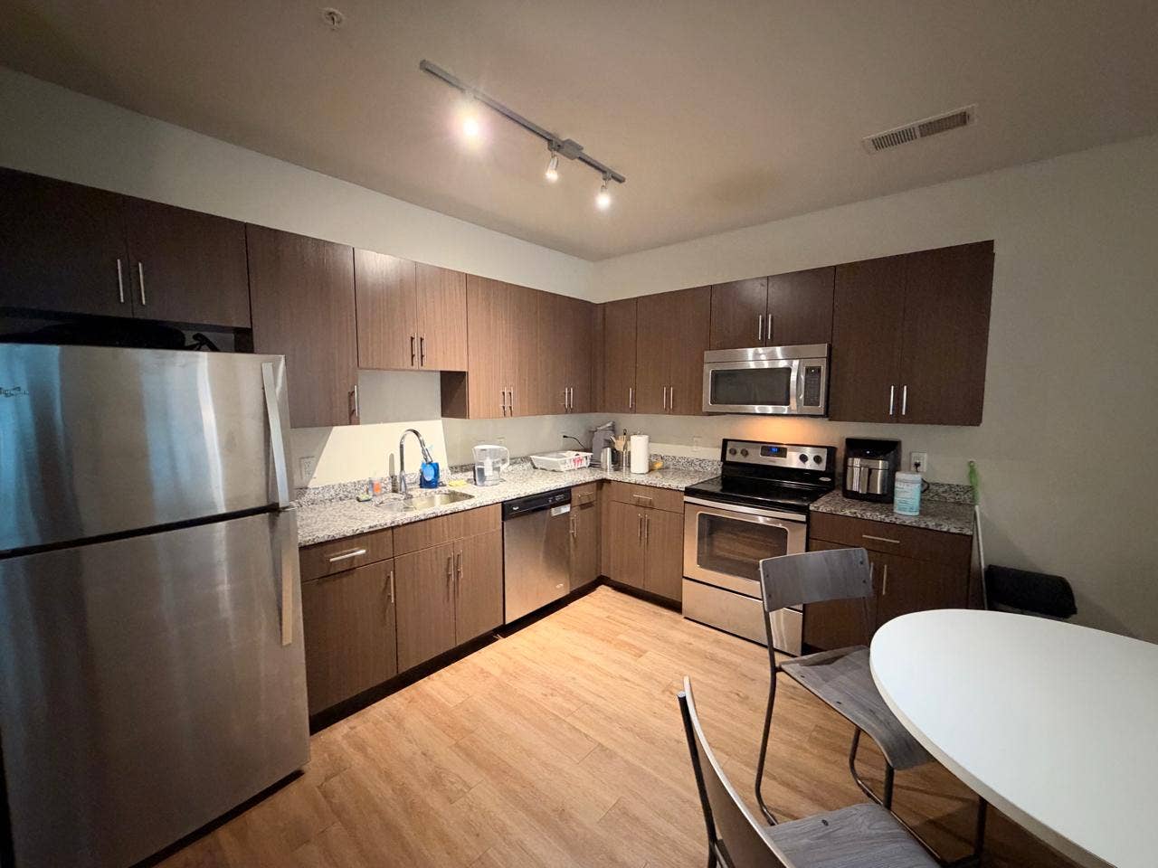 Private Bed & Bath in Apartment