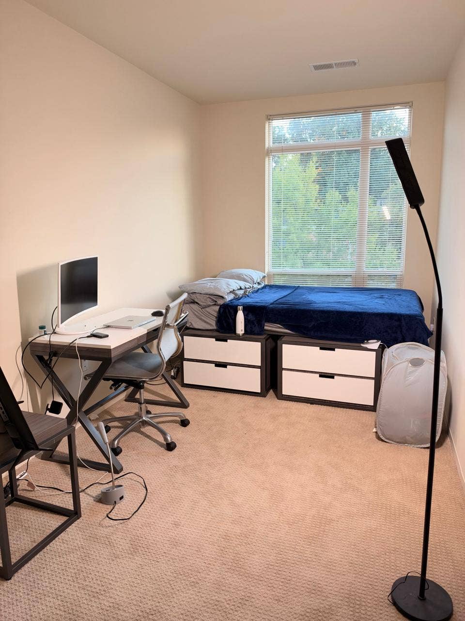 Private Bed & Bath in Apartment