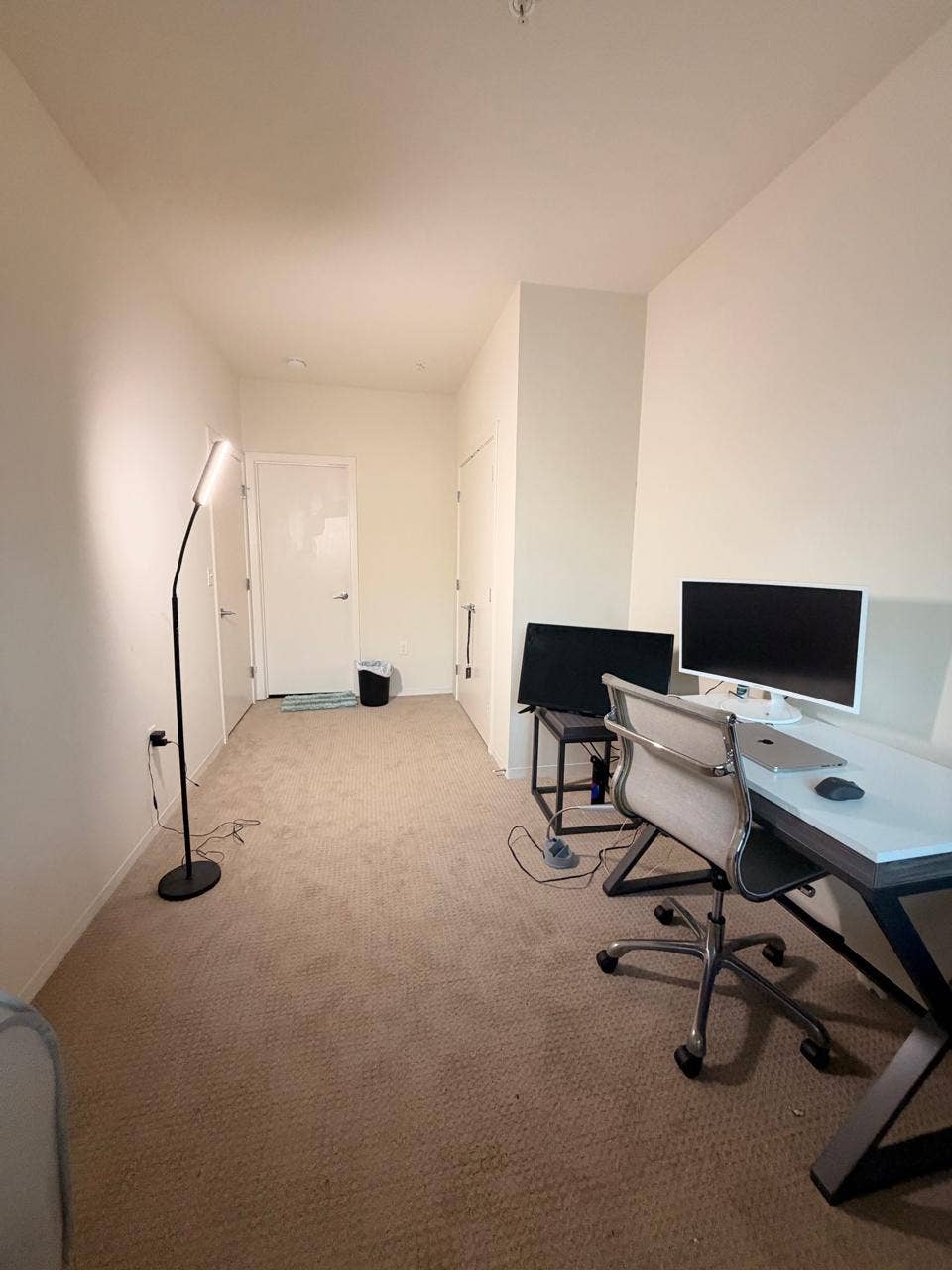 Private Bed & Bath in Apartment