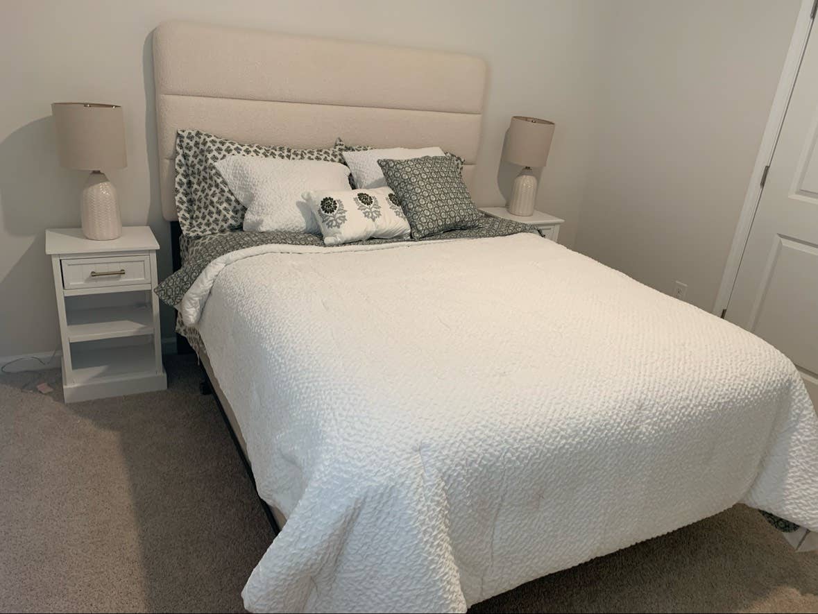 Looking for a Roomate