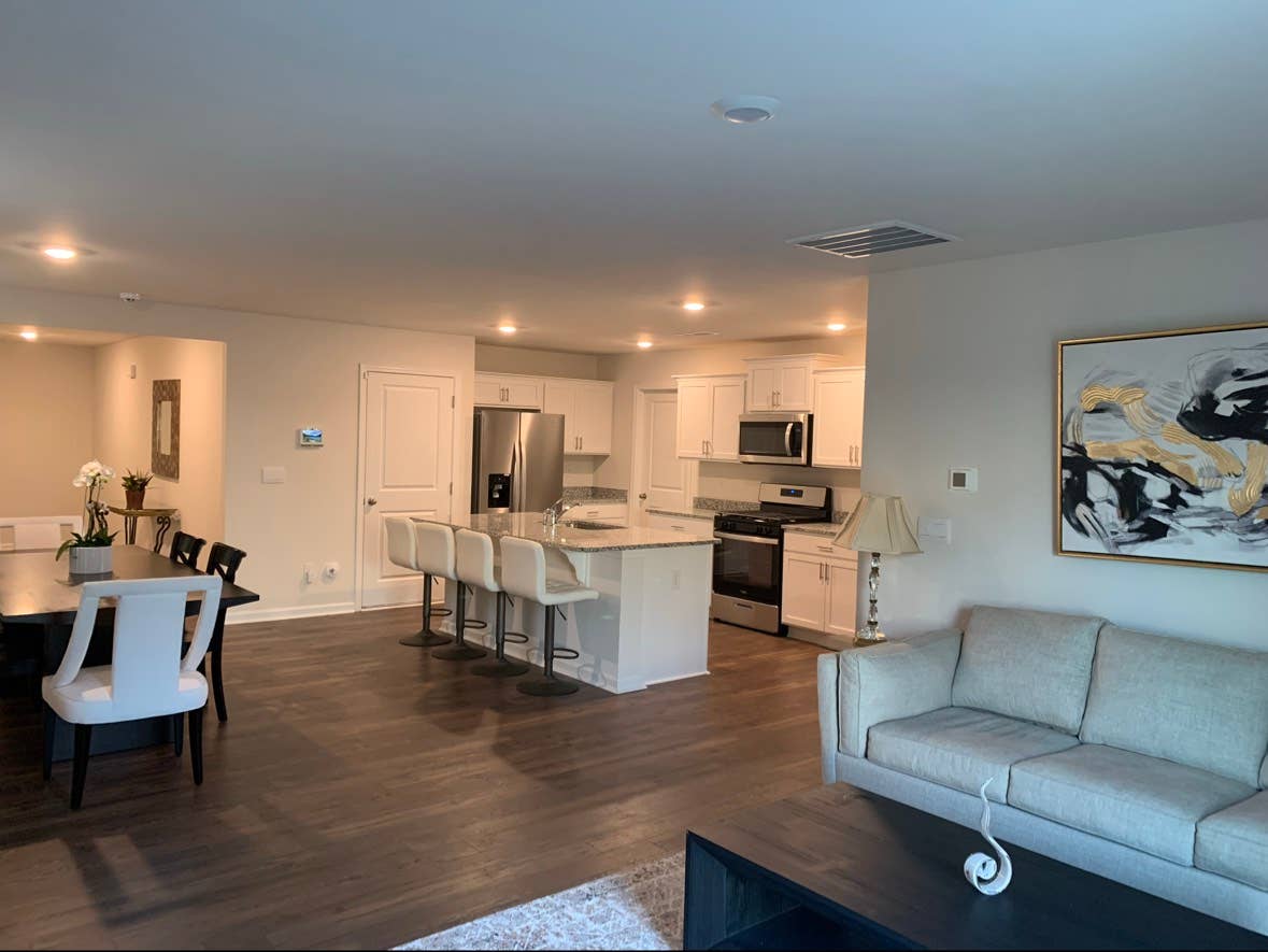 Looking for a Roomate
