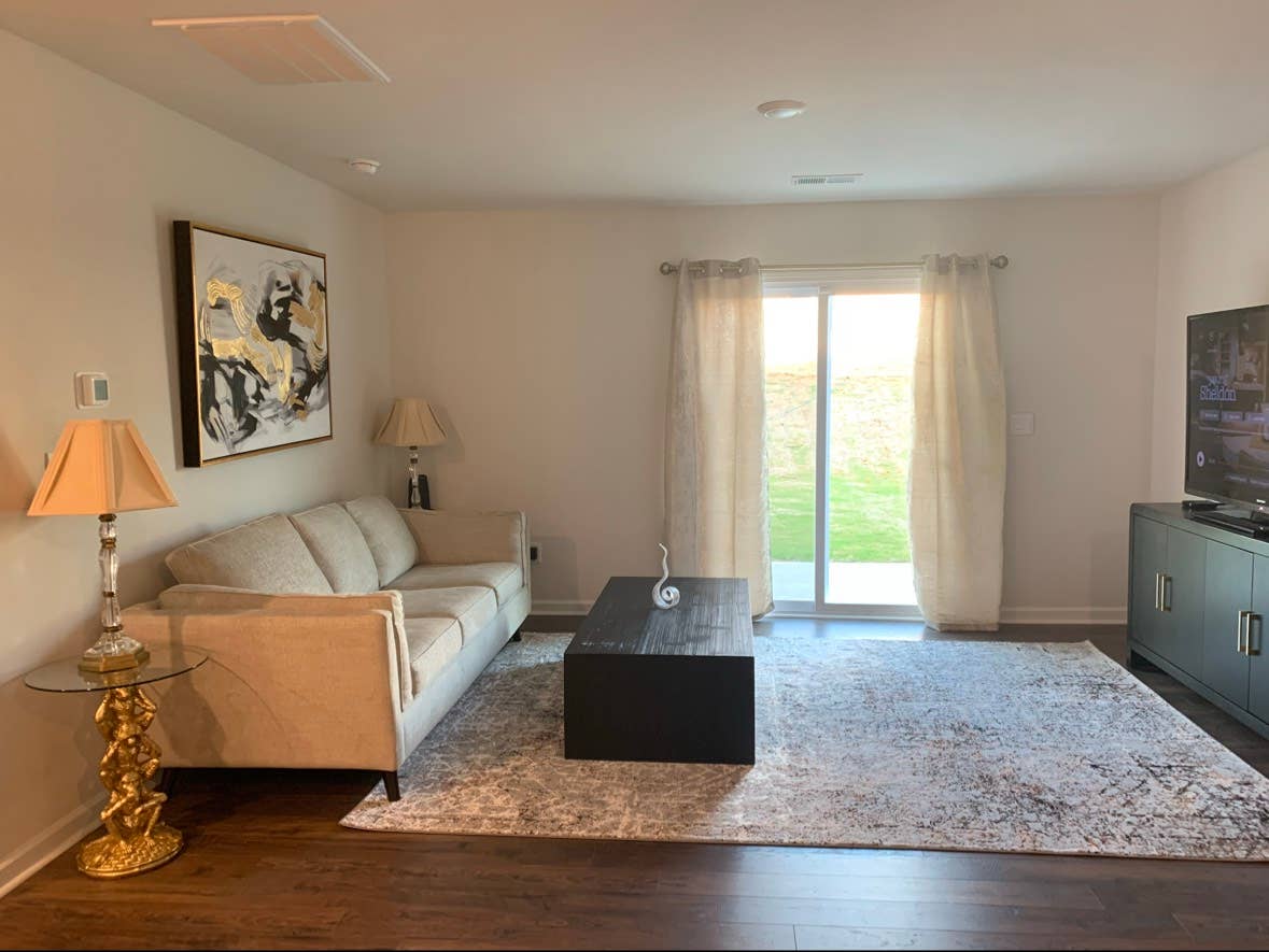 Looking for a Roomate