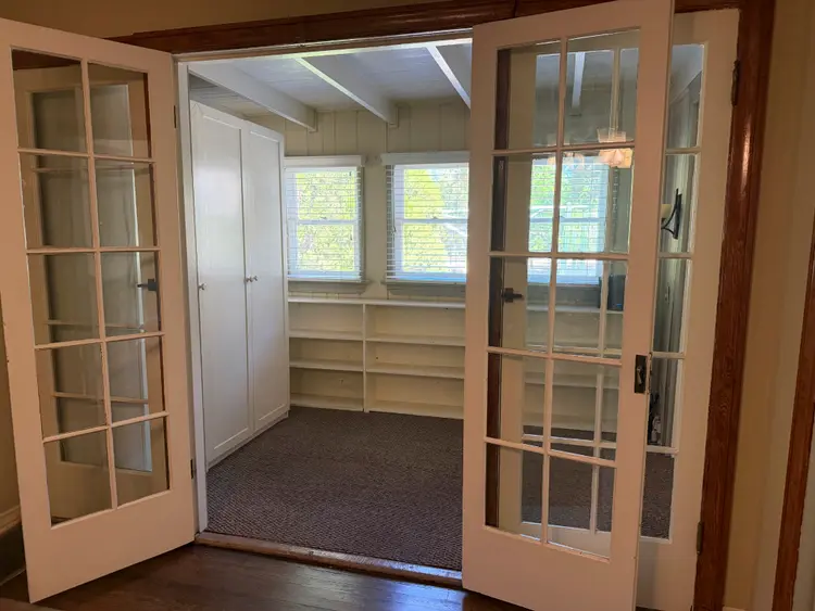 Private bedroom in Historic Estate