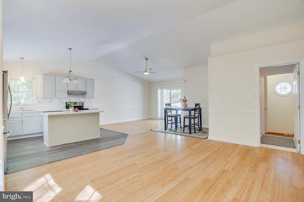 Large Suite available: MUST SEE
