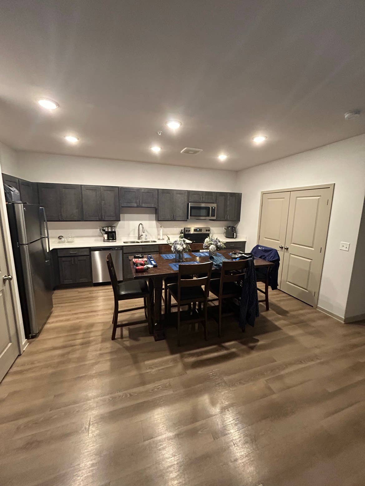Share two bed and two bathroom