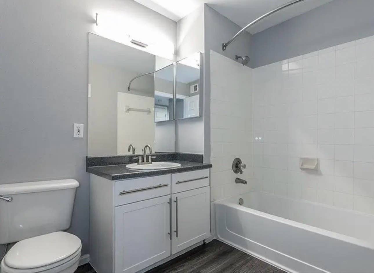 Looking for a roommate!