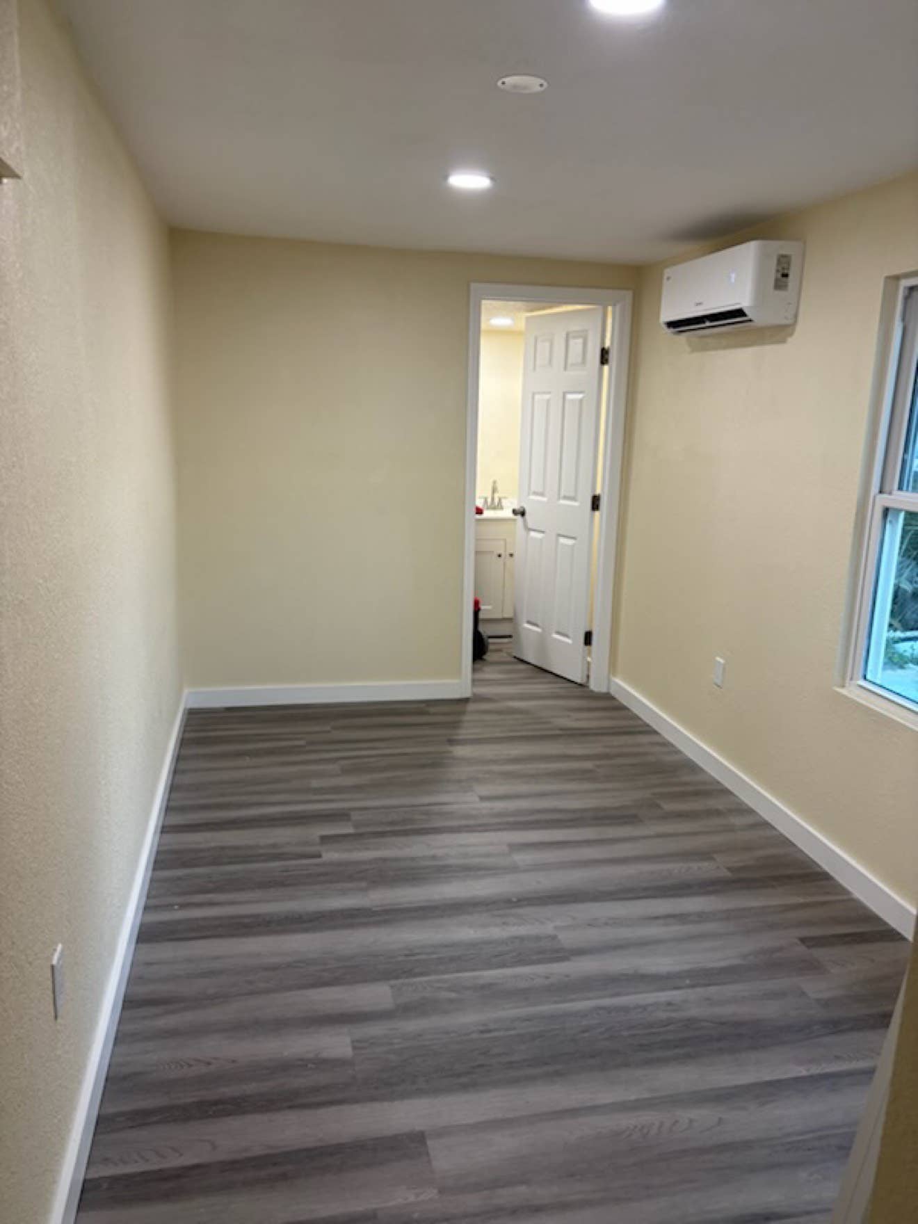 Room for rent with bathroom