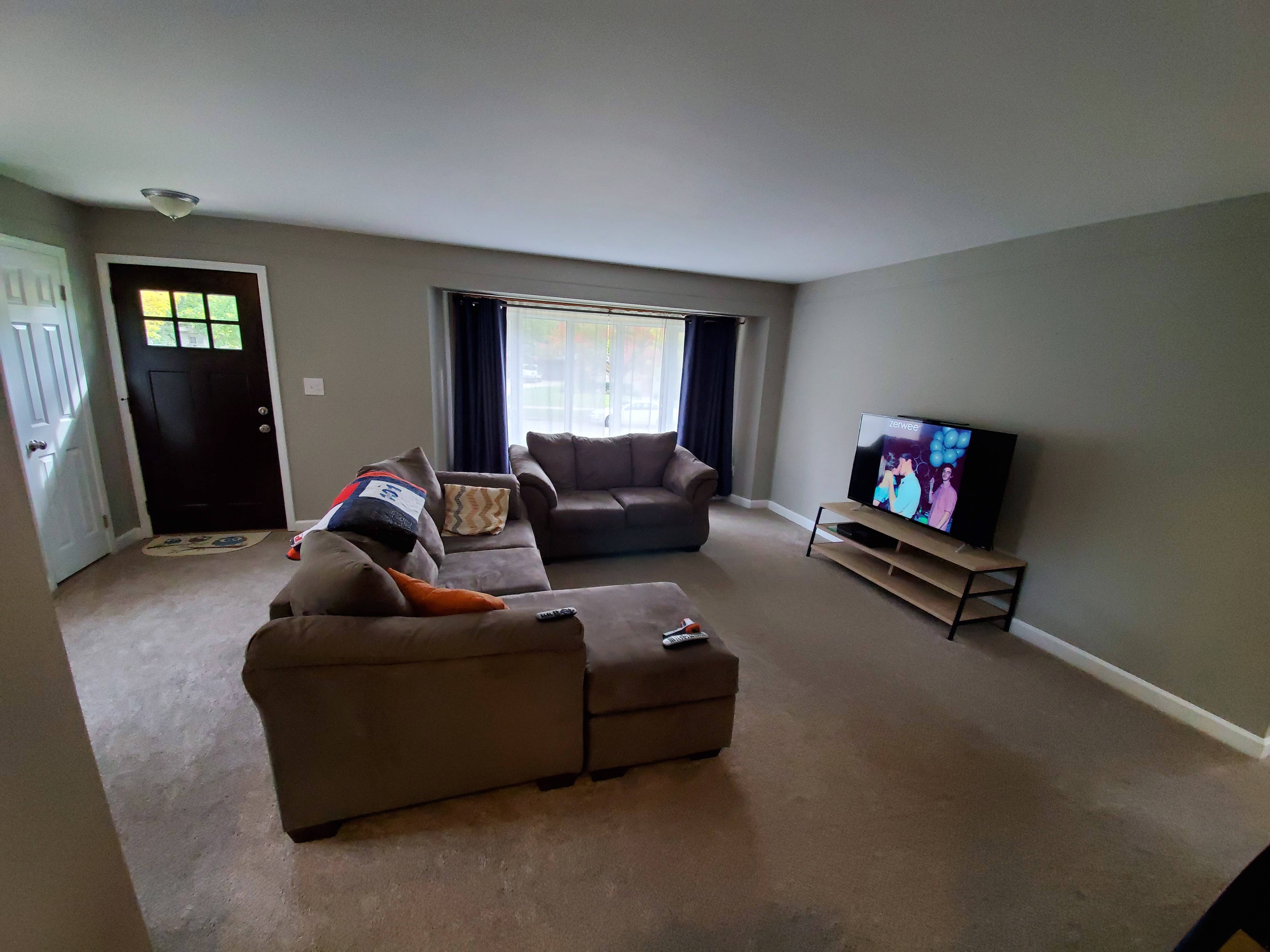Looking for Roommate - Rochester MI