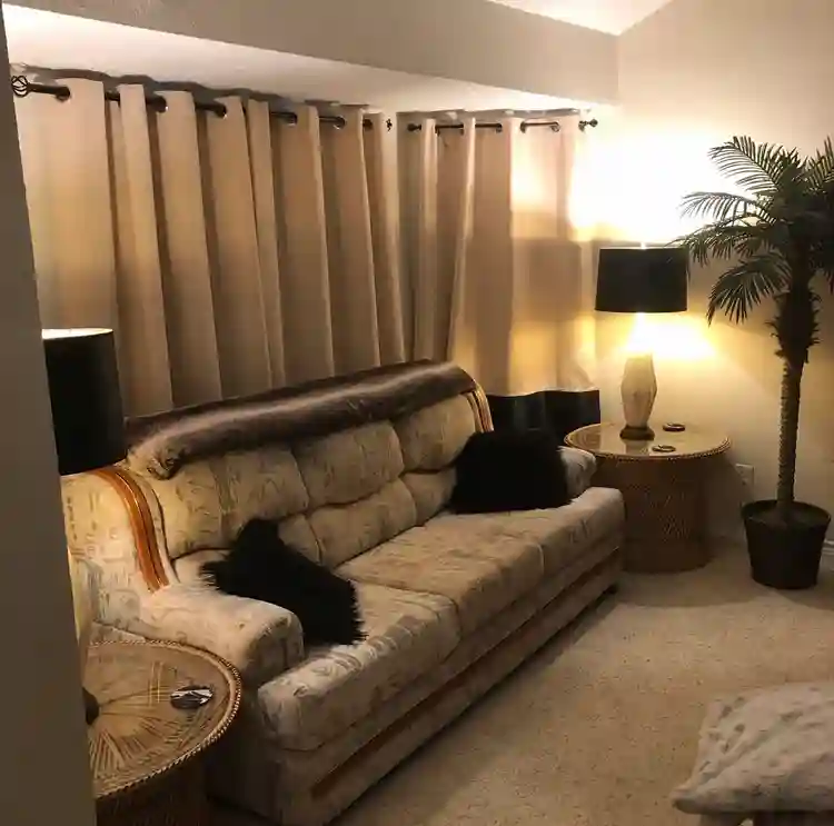 Large Private Room - All Bills Paid