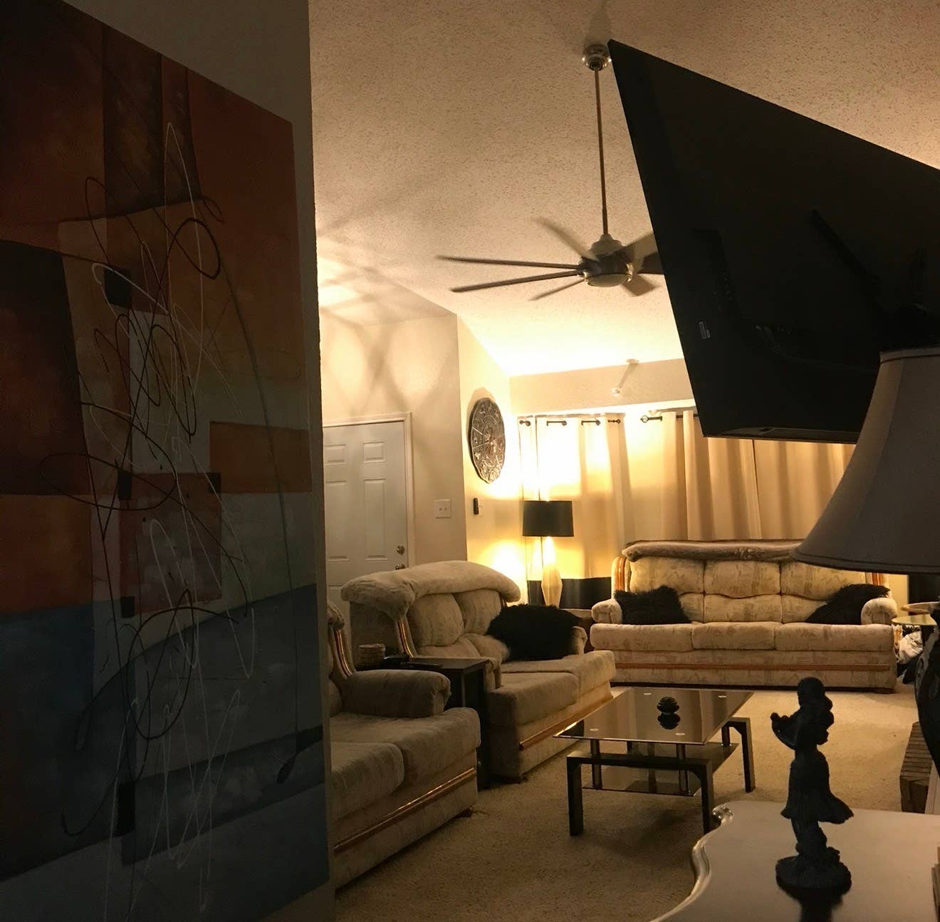 Large Private Room - All Bills Paid