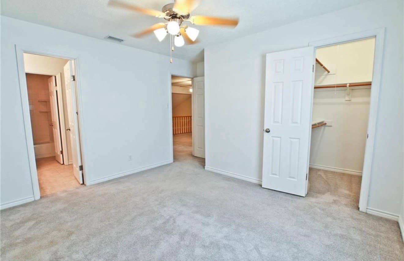 Large Private Room - All Bills Paid