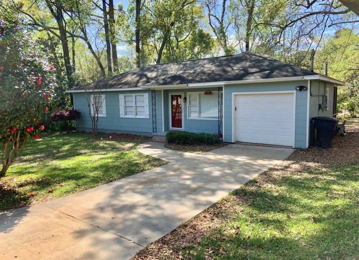 Looking for a roommate near fsu
