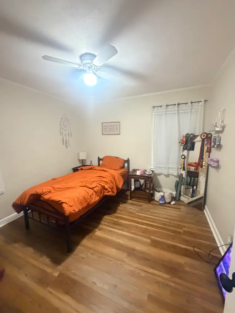 Looking for a roommate near fsu
