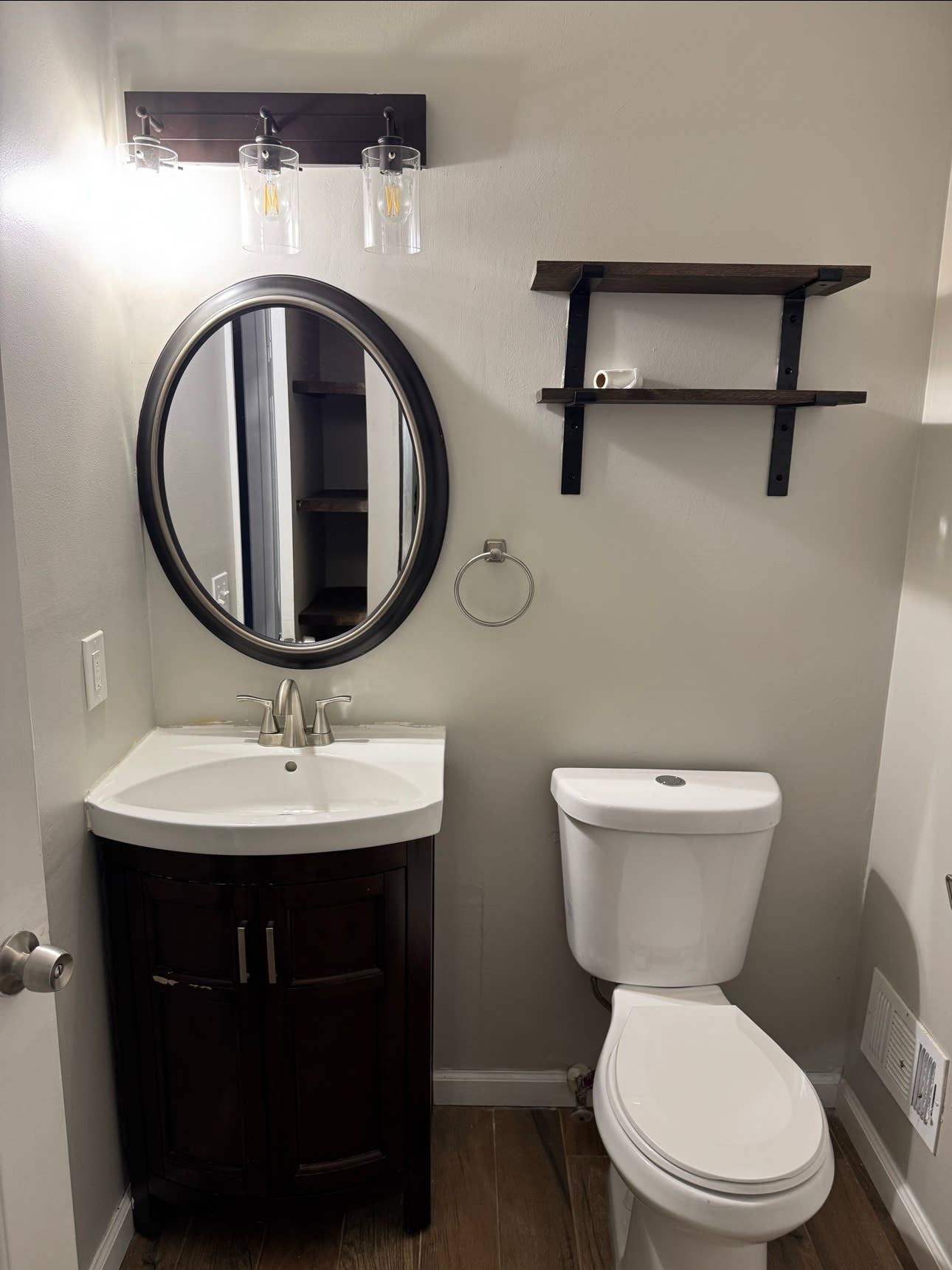 FOR RENT / Room rent