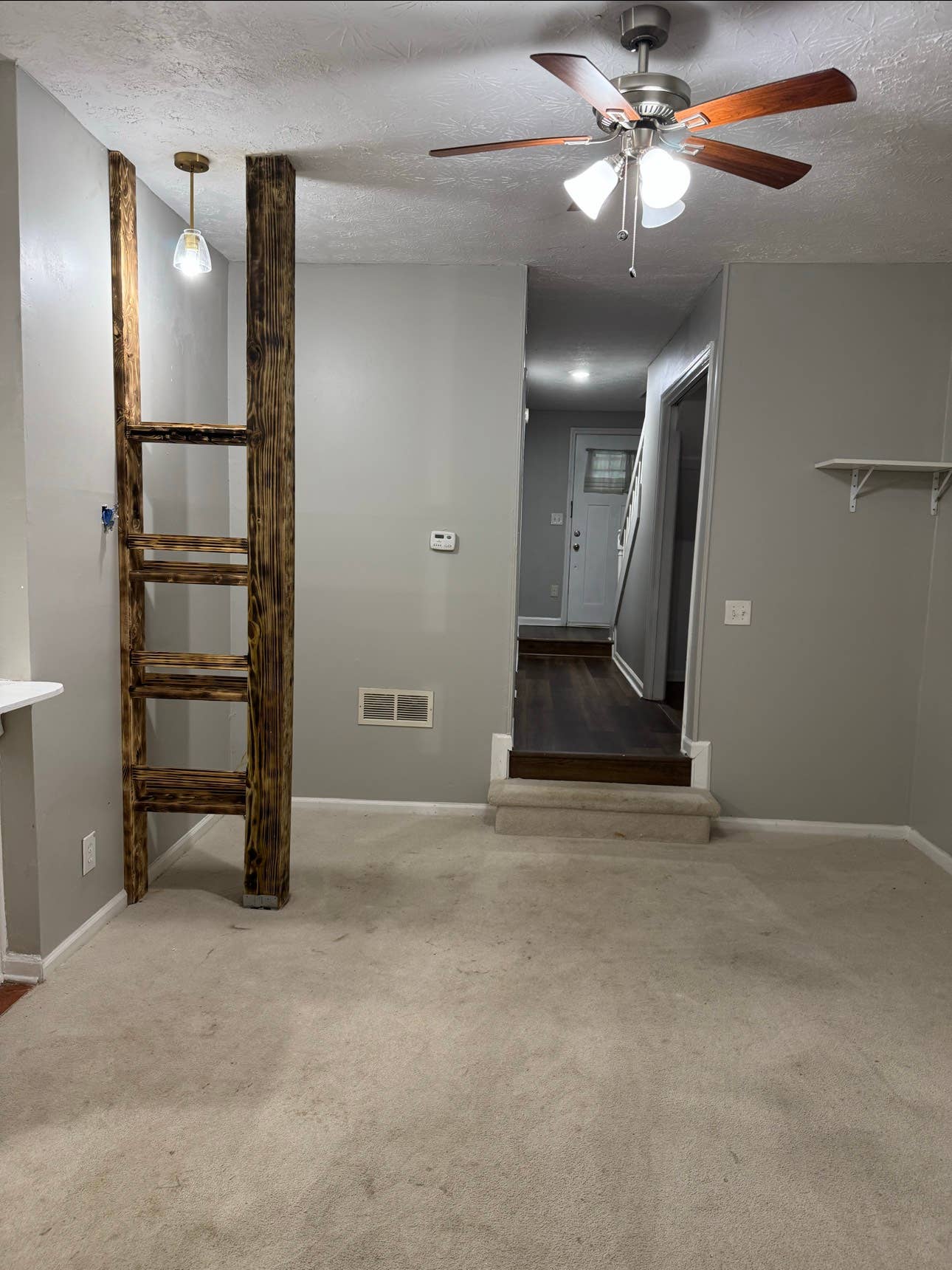 FOR RENT / Room rent