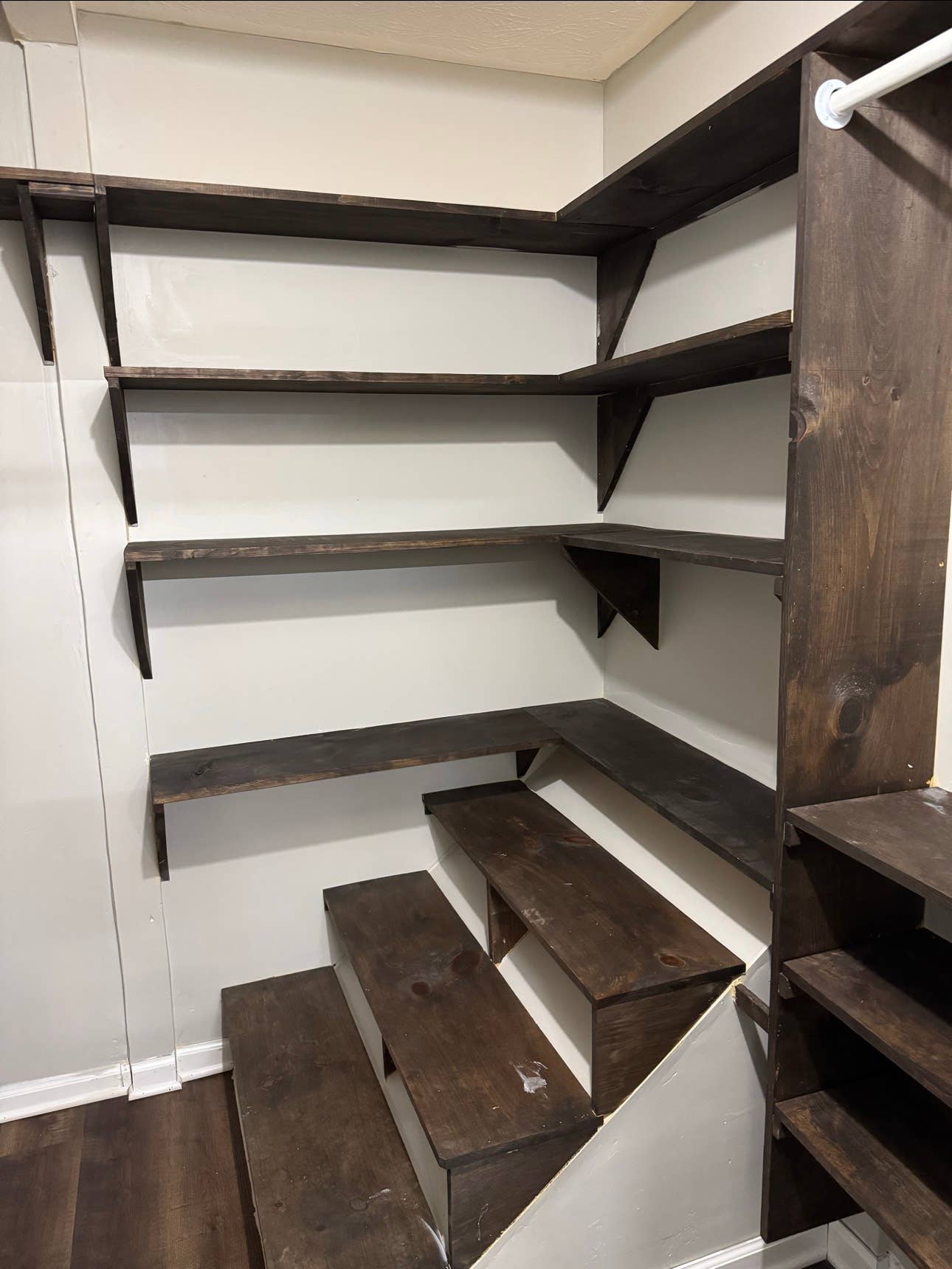 FOR RENT / Room rent