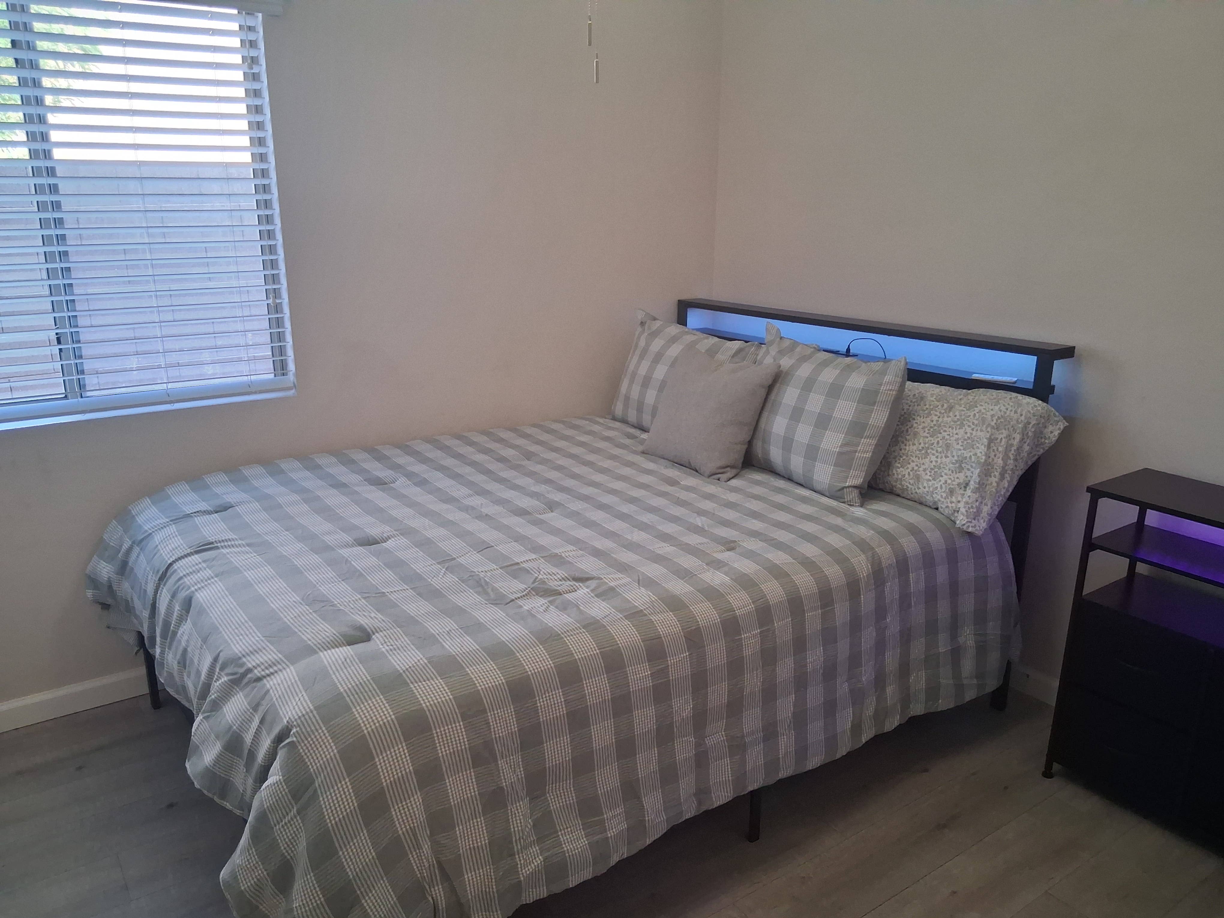 Private roomBath $1000 montly