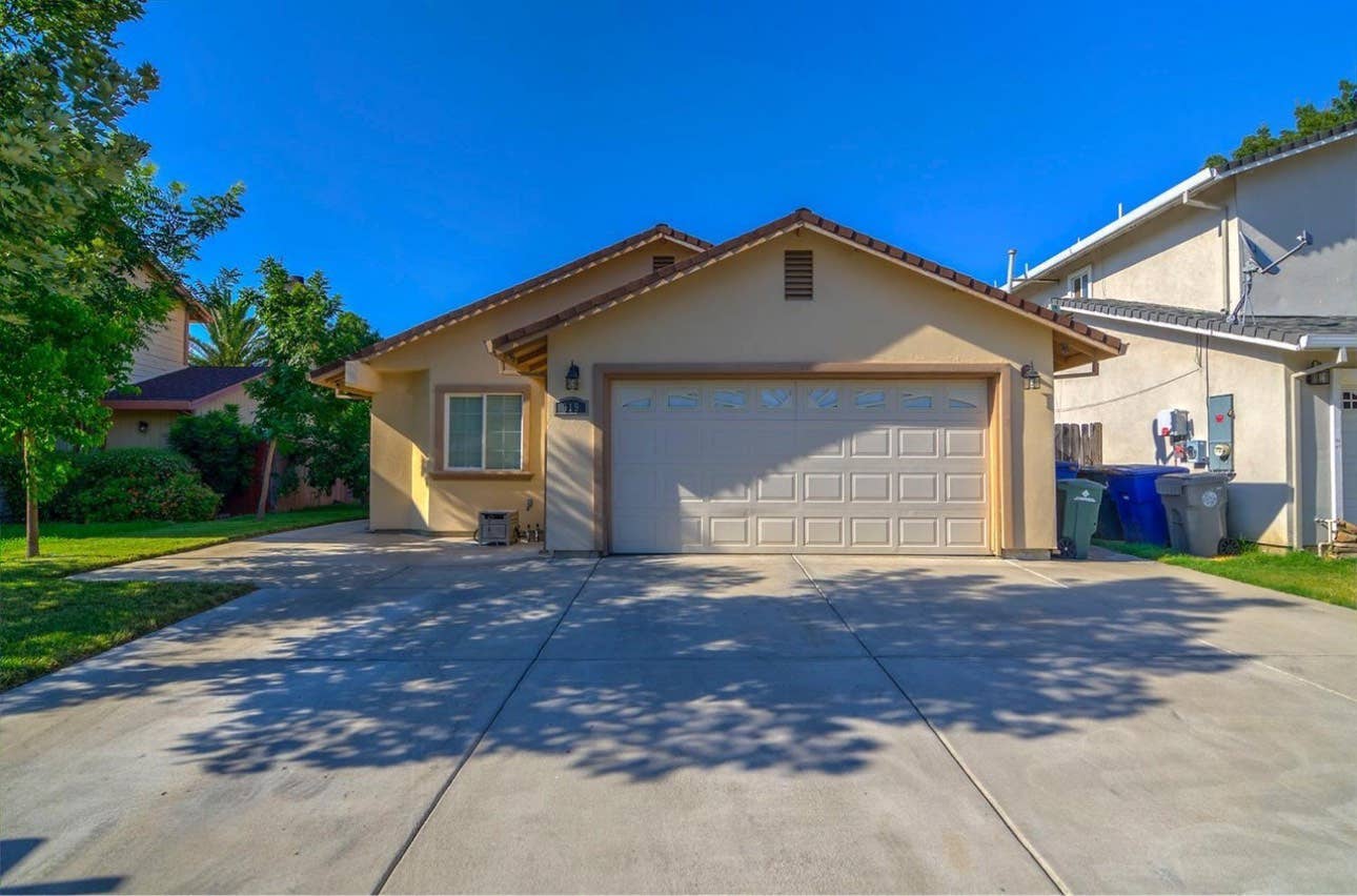 Female Home in South Natomas