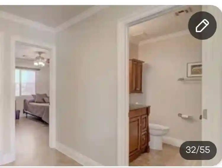 2 rooms wprivate bath & parking