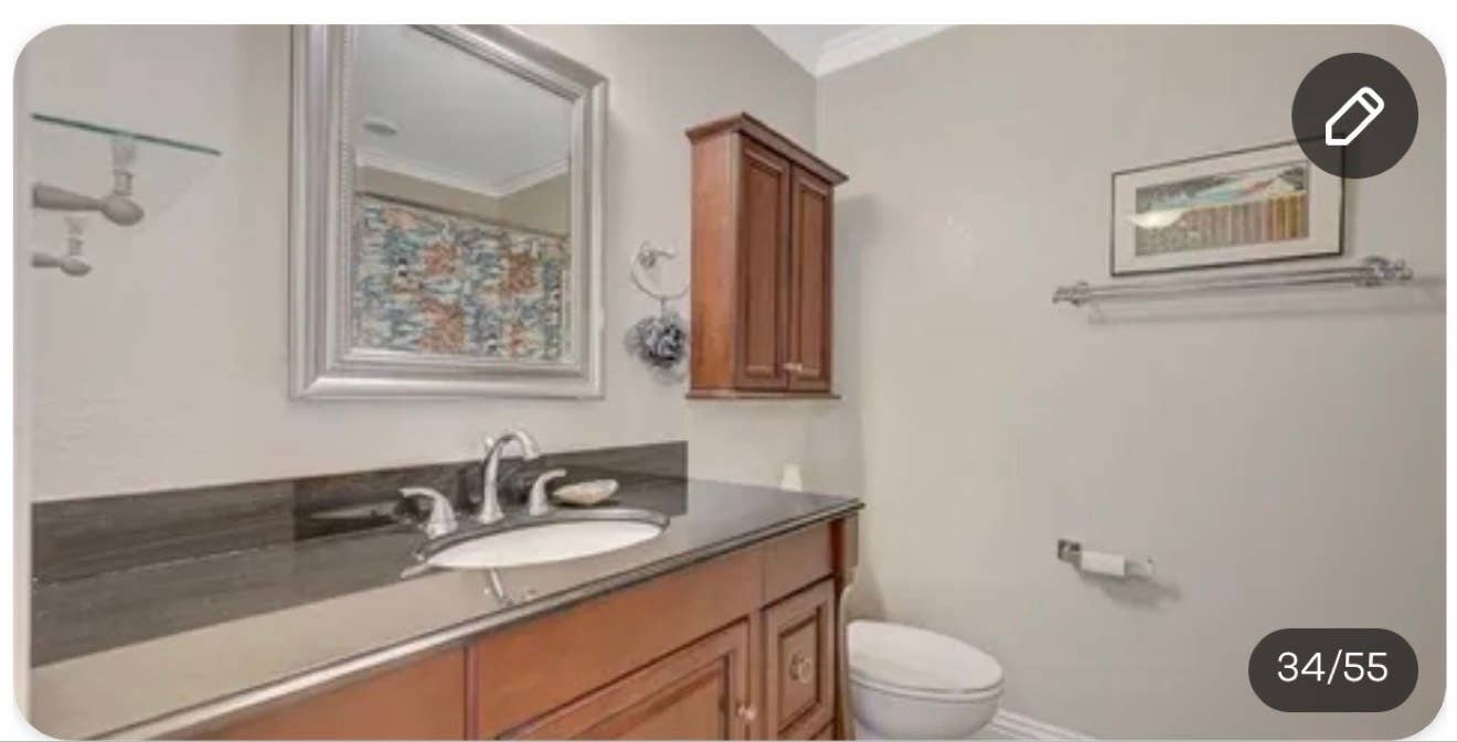 2 rooms wprivate bath & parking