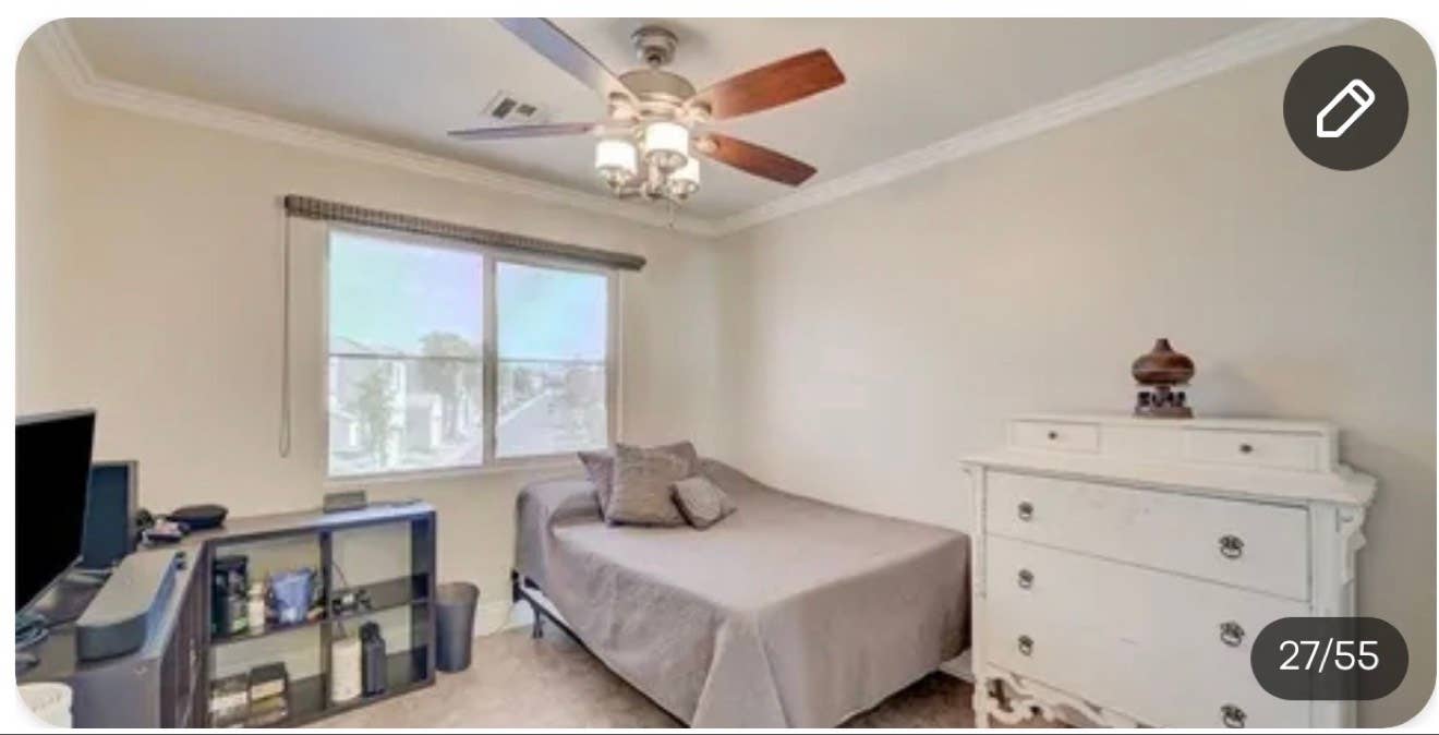 2 rooms wprivate bath & parking