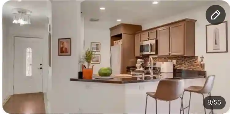 2 rooms wprivate bath & parking