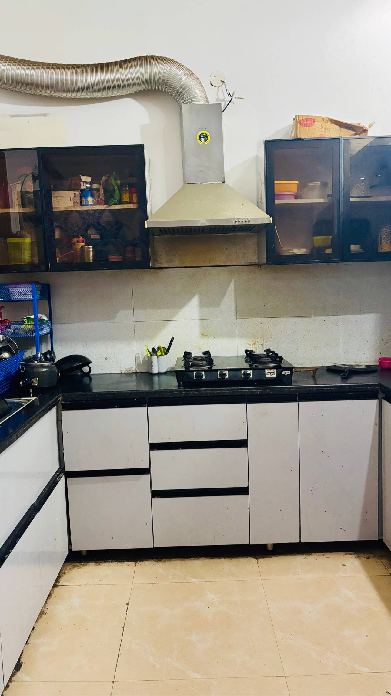 Girl Flatmate Required