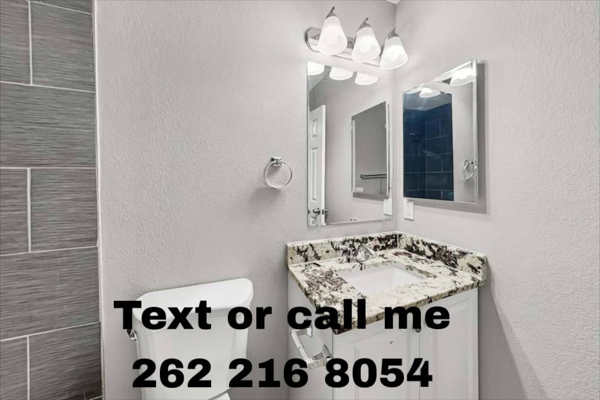 LARGE MASTER BEDROOM AVAILABLE