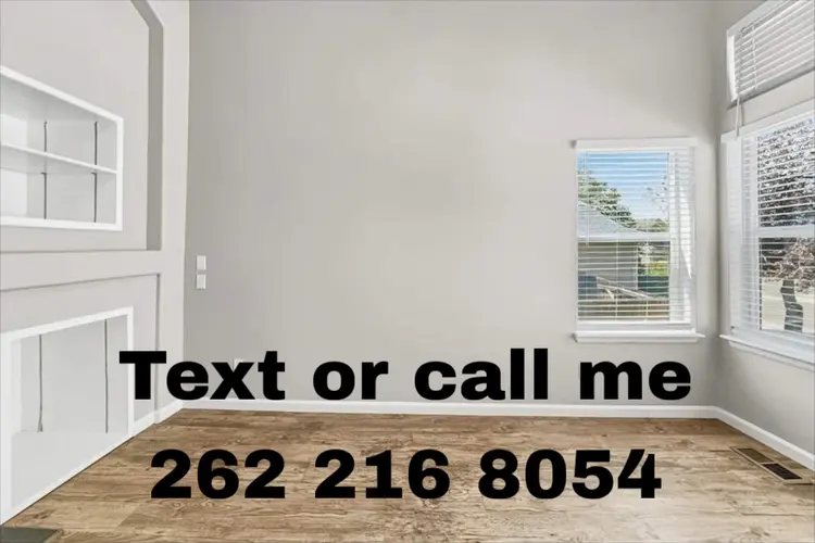 LARGE MASTER BEDROOM AVAILABLE