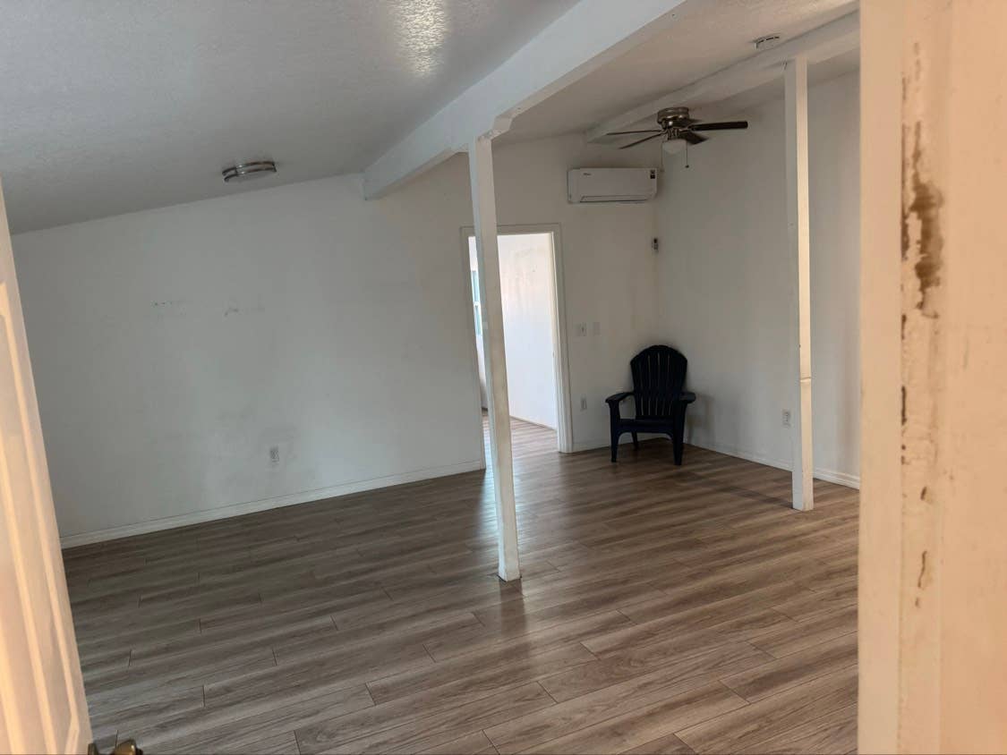 WEEKLY RENTAL $300