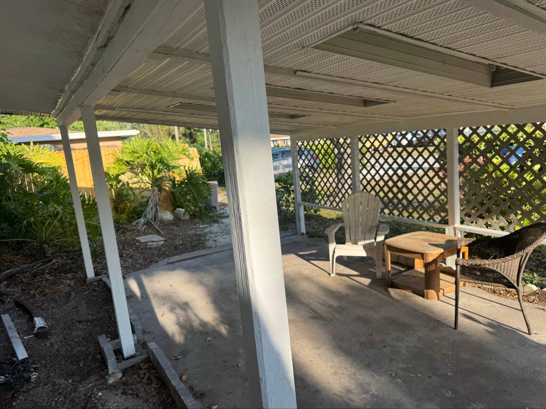 WEEKLY RENTAL $300