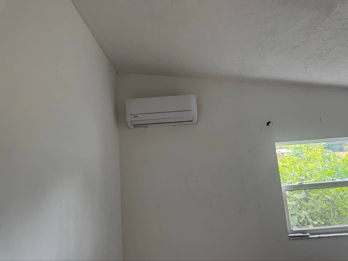 WEEKLY RENTAL $300