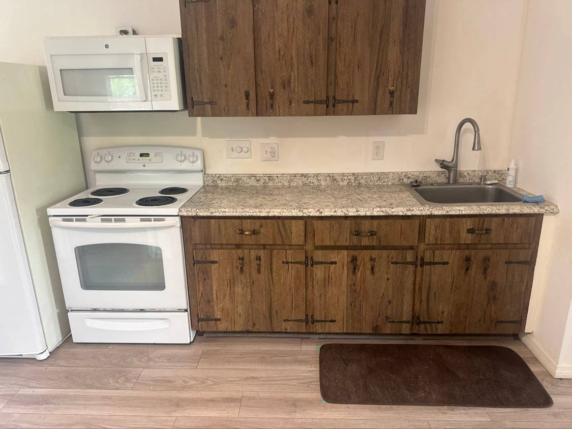 WEEKLY RENTAL $300