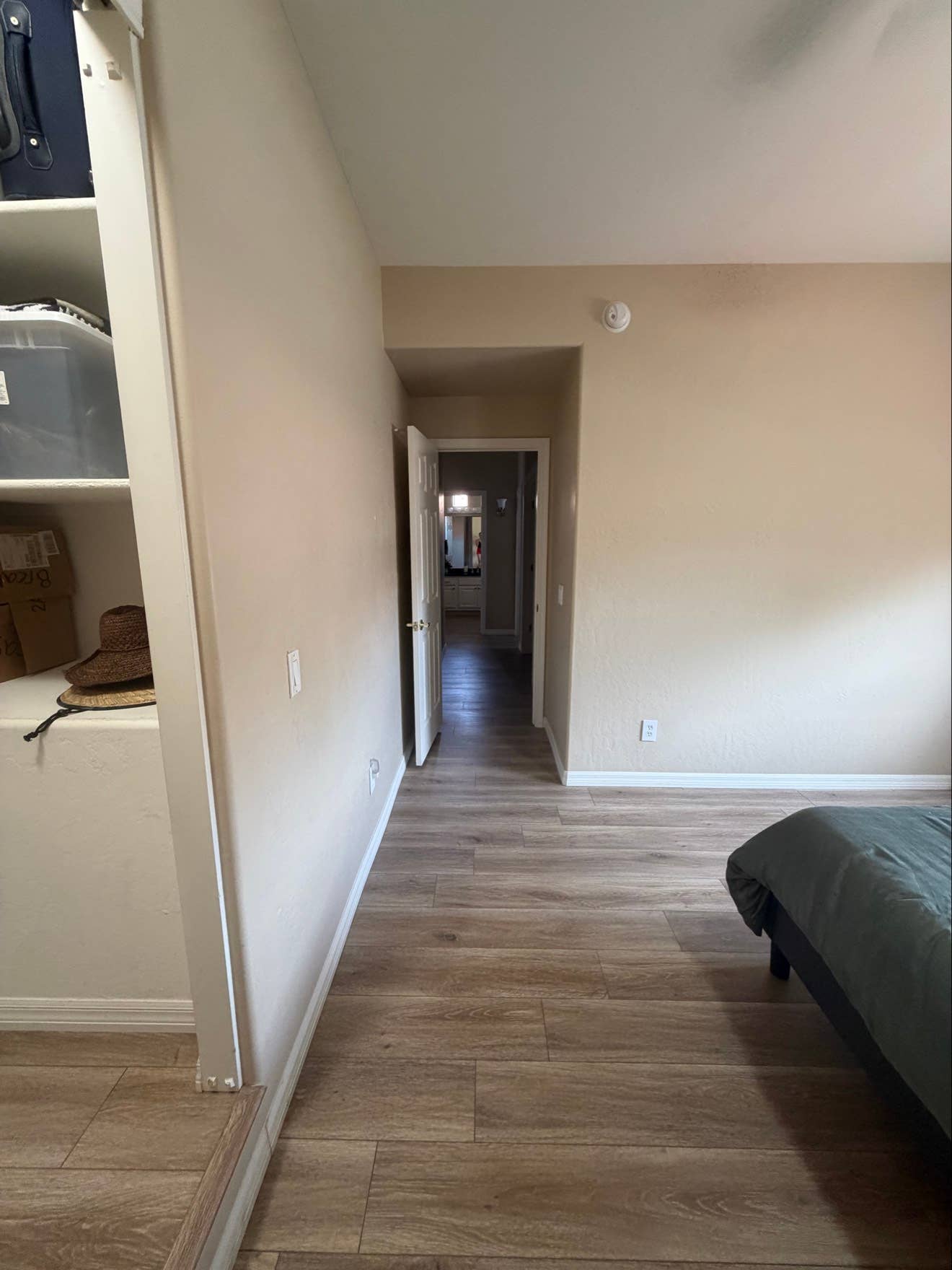 Furnished room in Mesa 85205