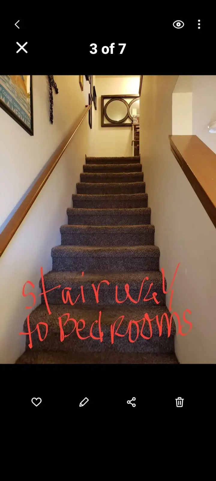 Room 9' x 11' w/ walkin closet