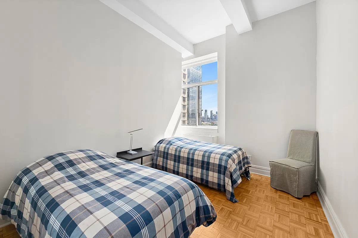 Room Available - Females Only