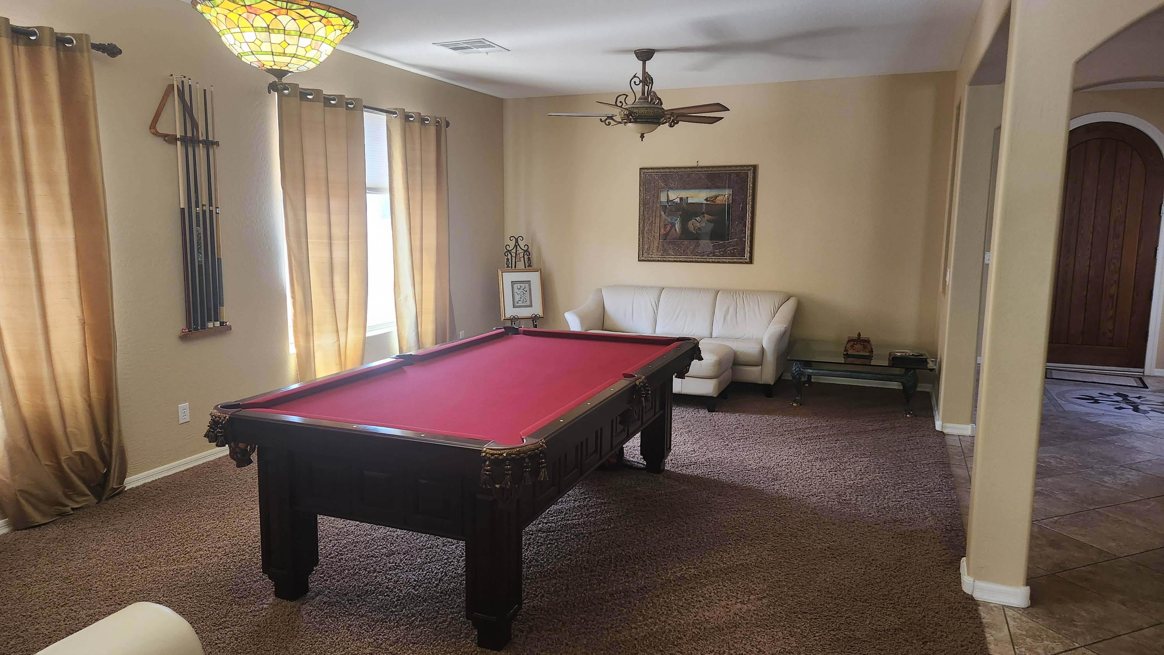 Bedroom wIn Room BathMin to TSMC