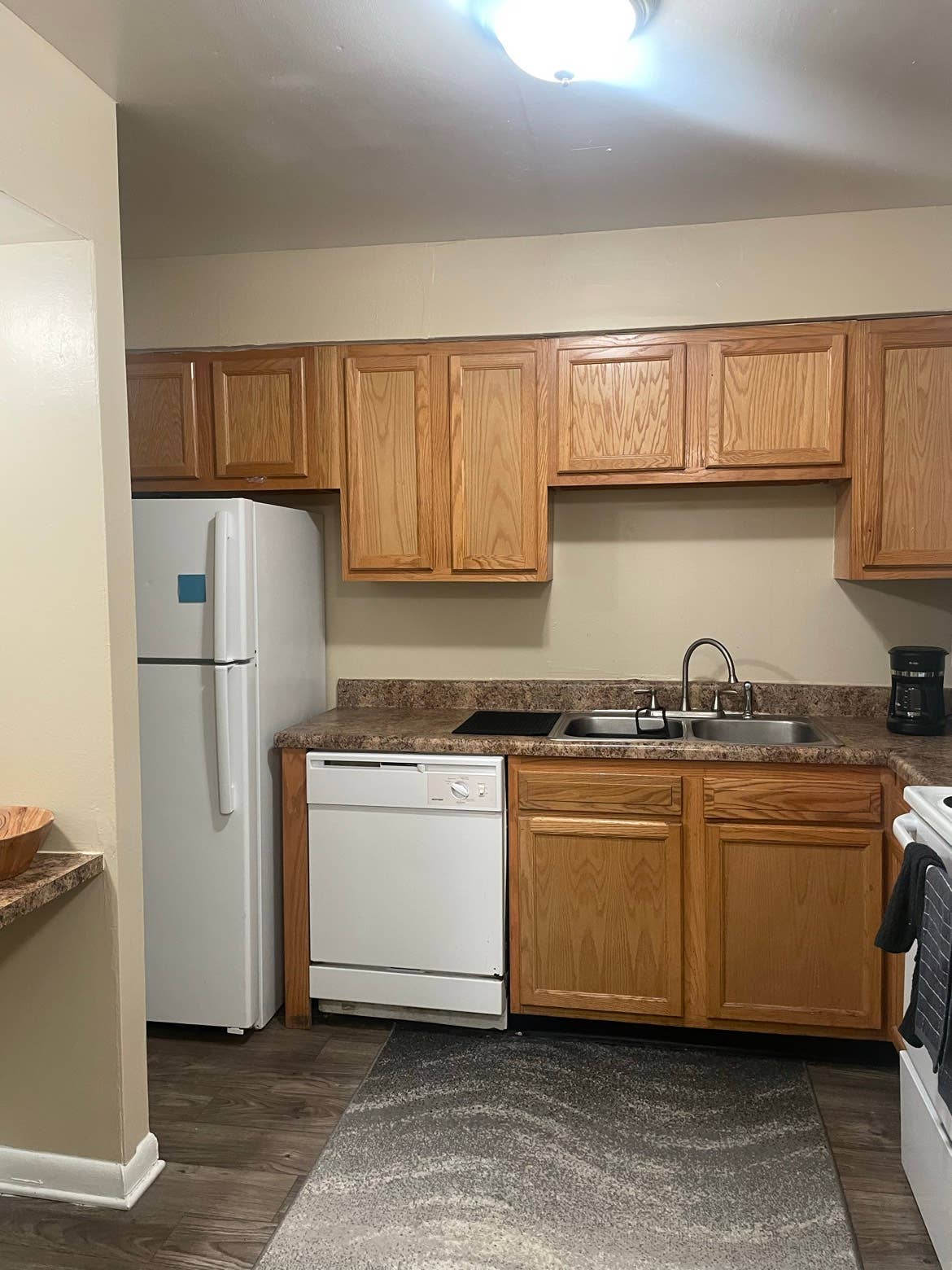 Roommate Wanted 2 bed 1 bath $700mo