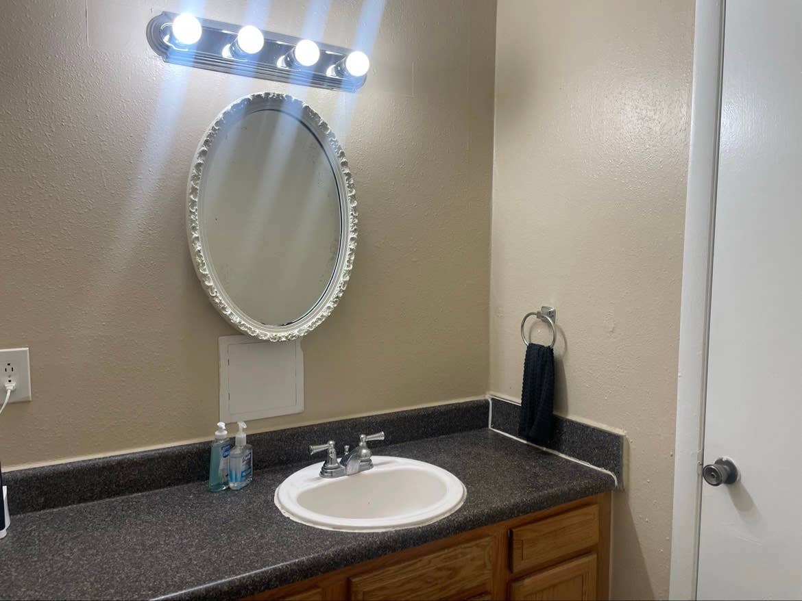 Roommate Wanted 2 bed 1 bath $700mo