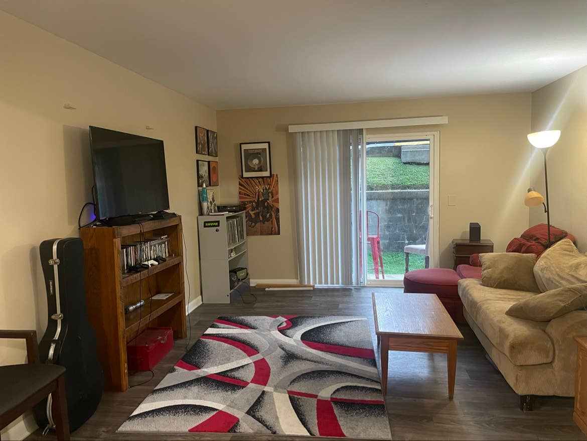 Roommate Wanted 2 bed 1 bath $700mo