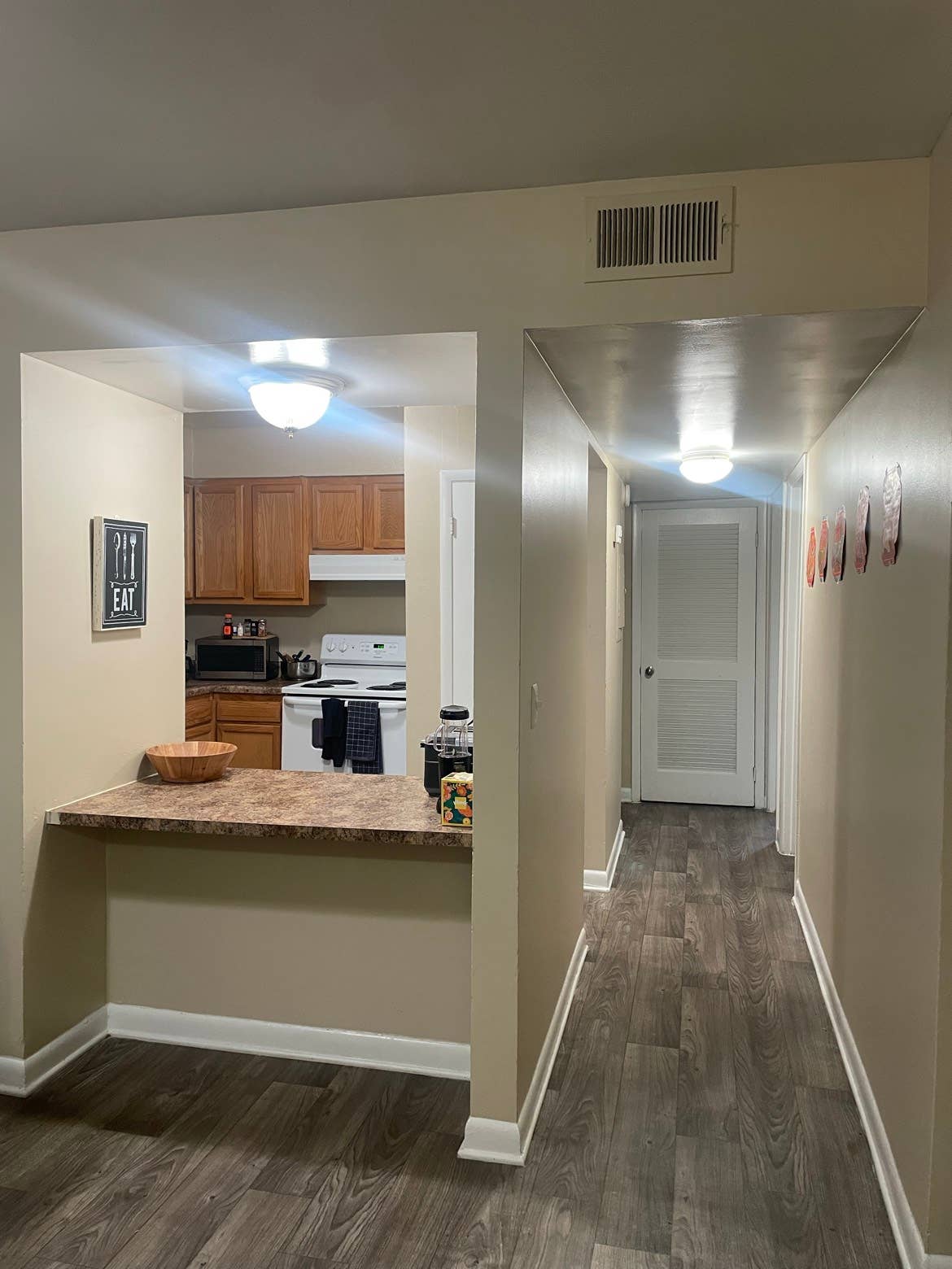 Roommate Wanted 2 bed 1 bath $700mo