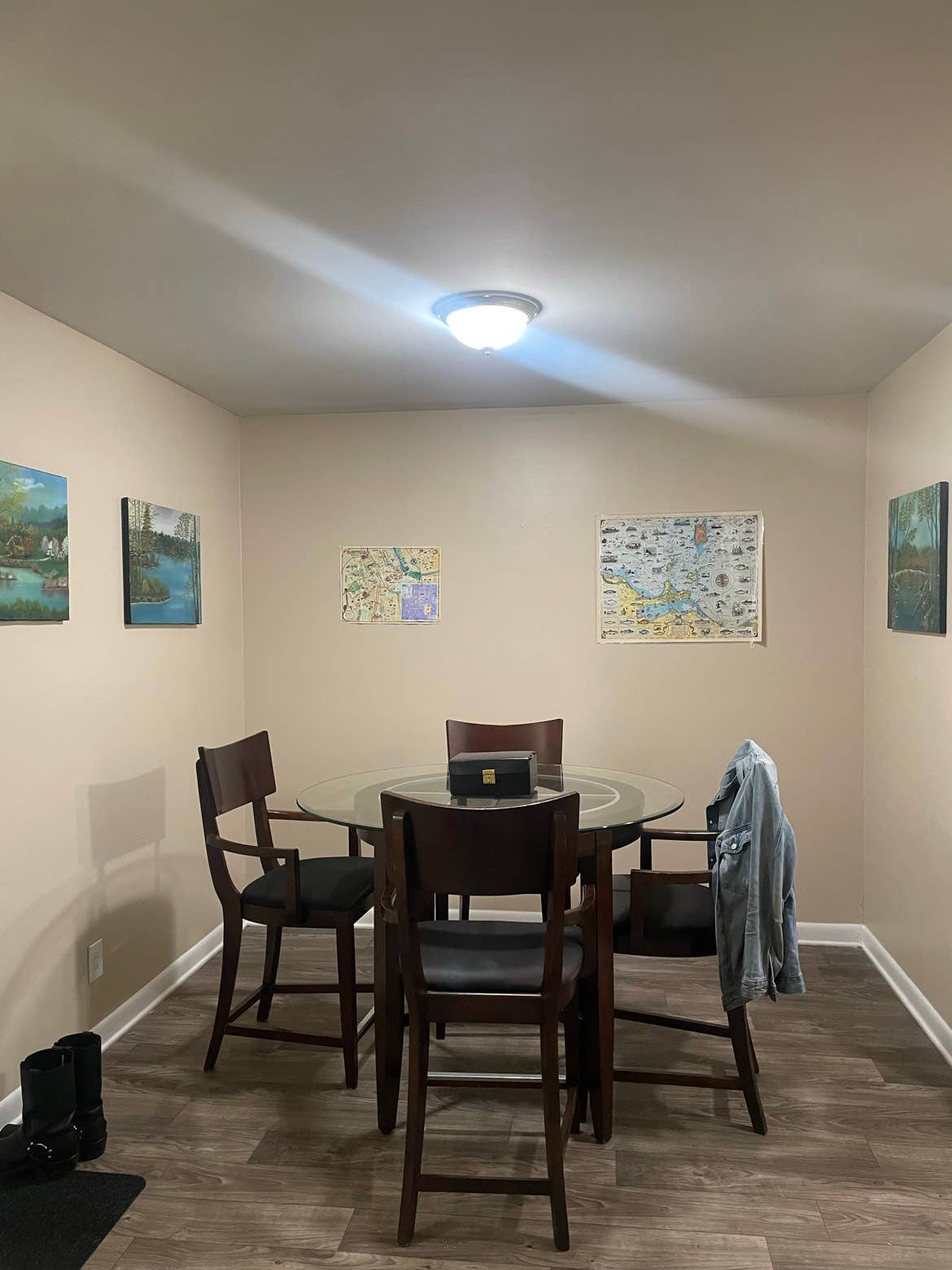 Roommate Wanted 2 bed 1 bath $700mo