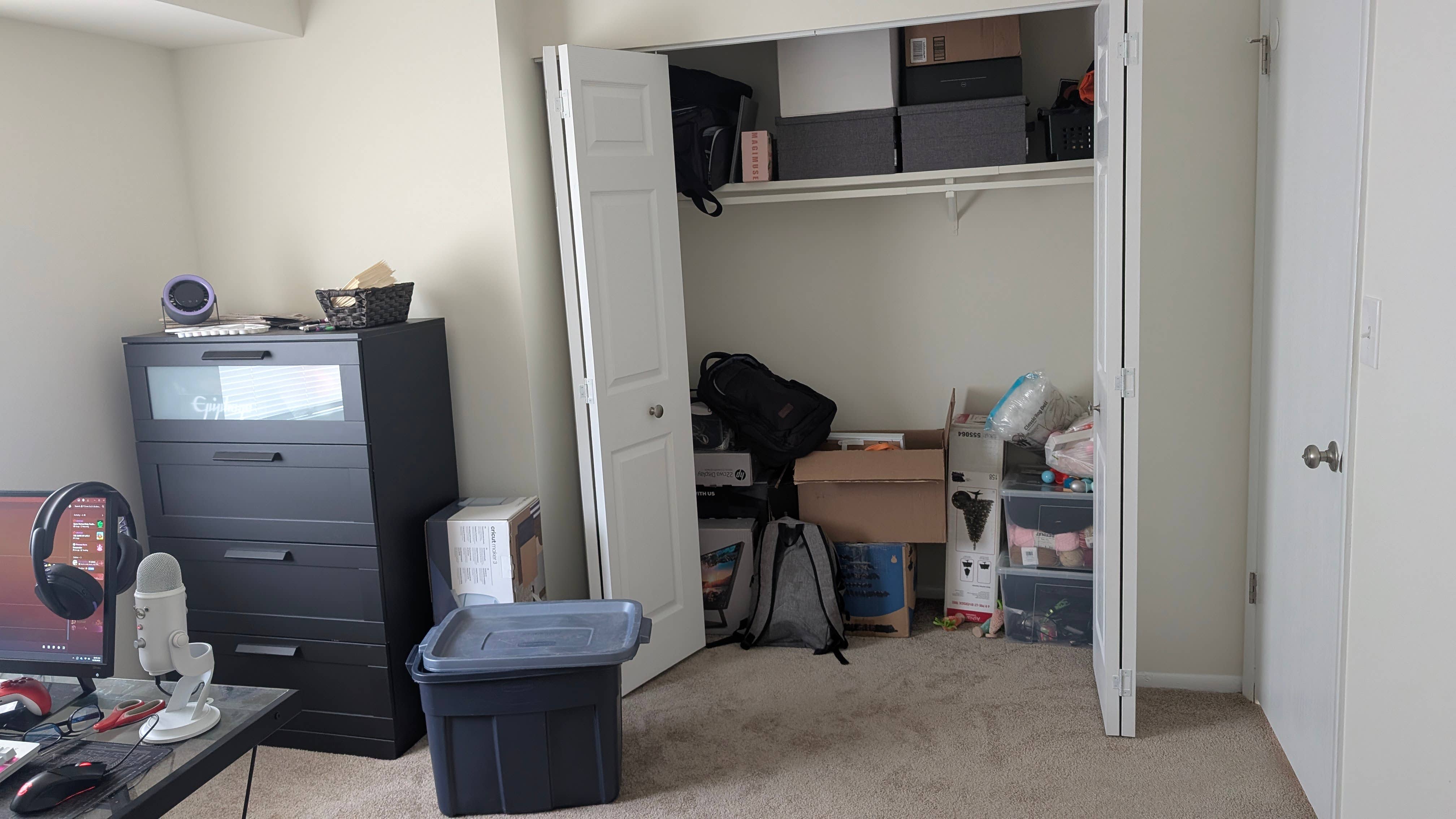 Room for rent in a 2br1ba apt