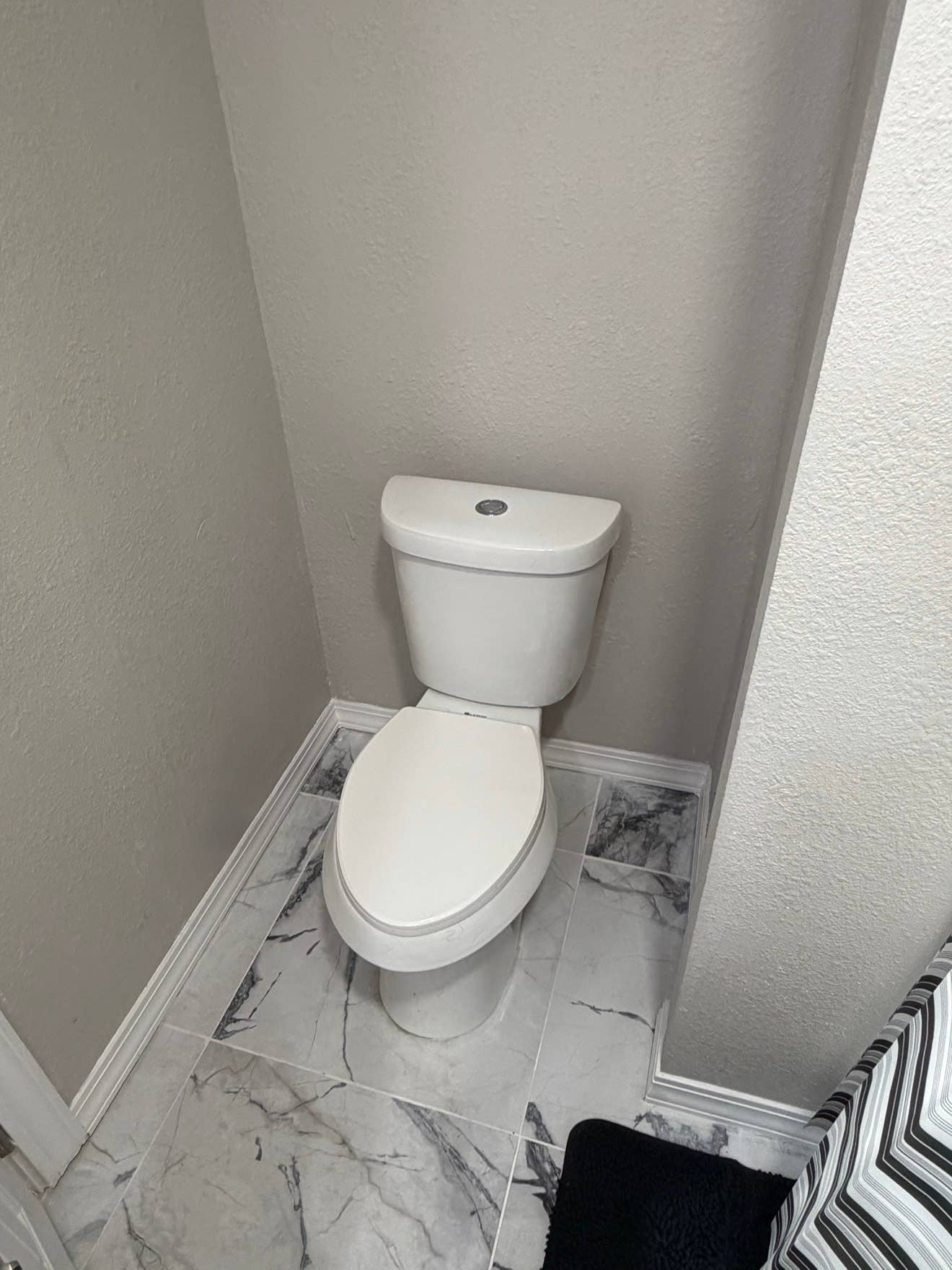 Female Room White Rock Lake! Nov 1