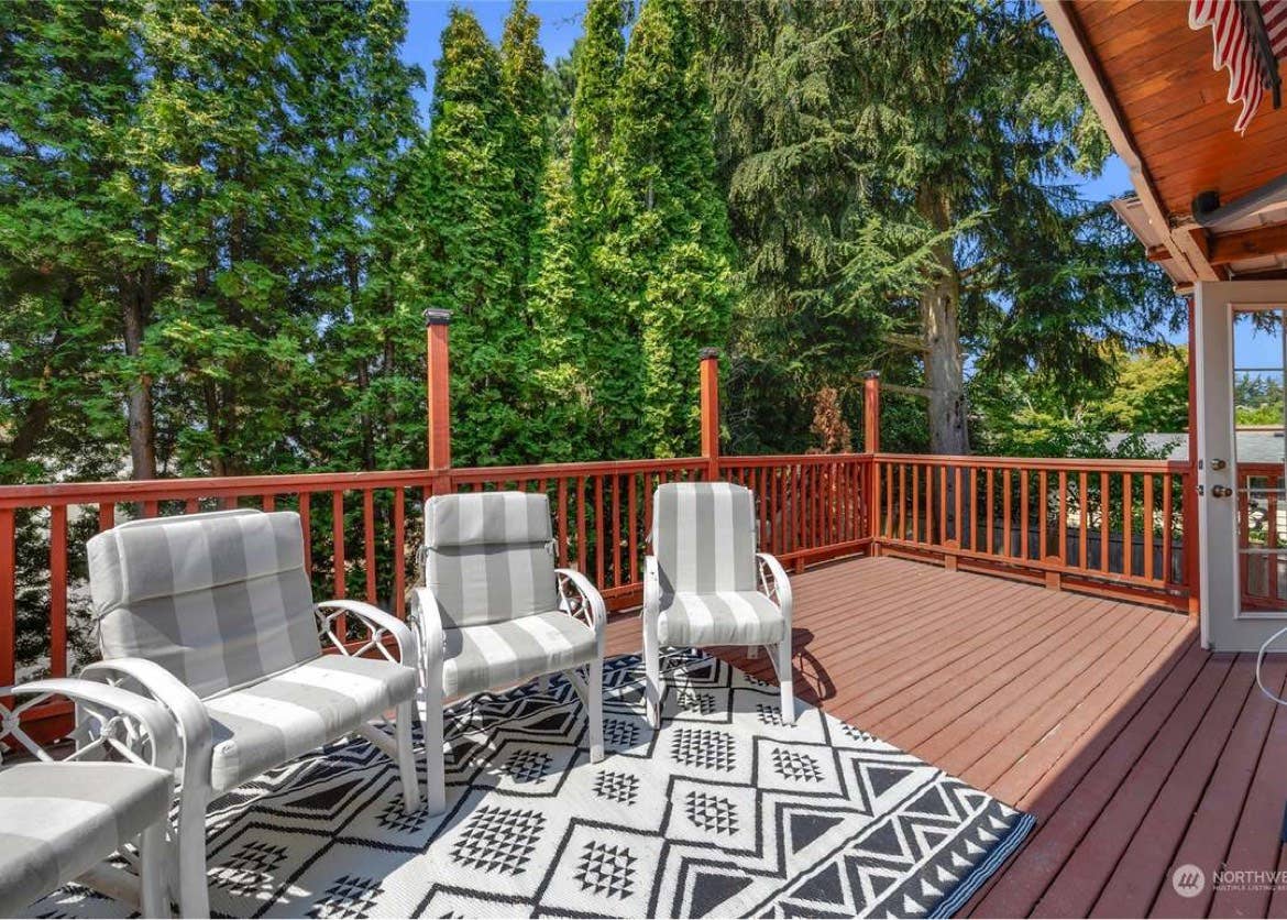 House rooms for rent near lightrail