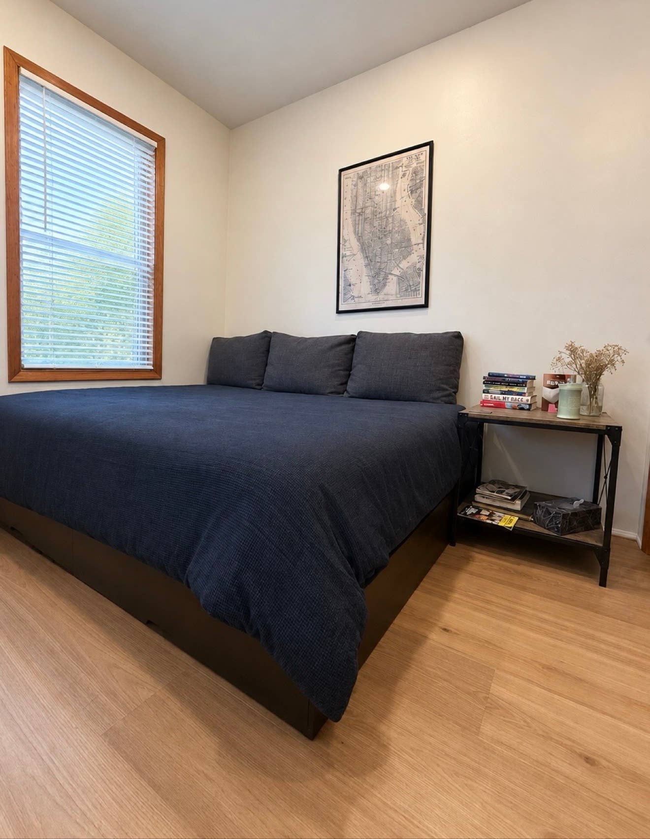 Furnished room in Middle Village